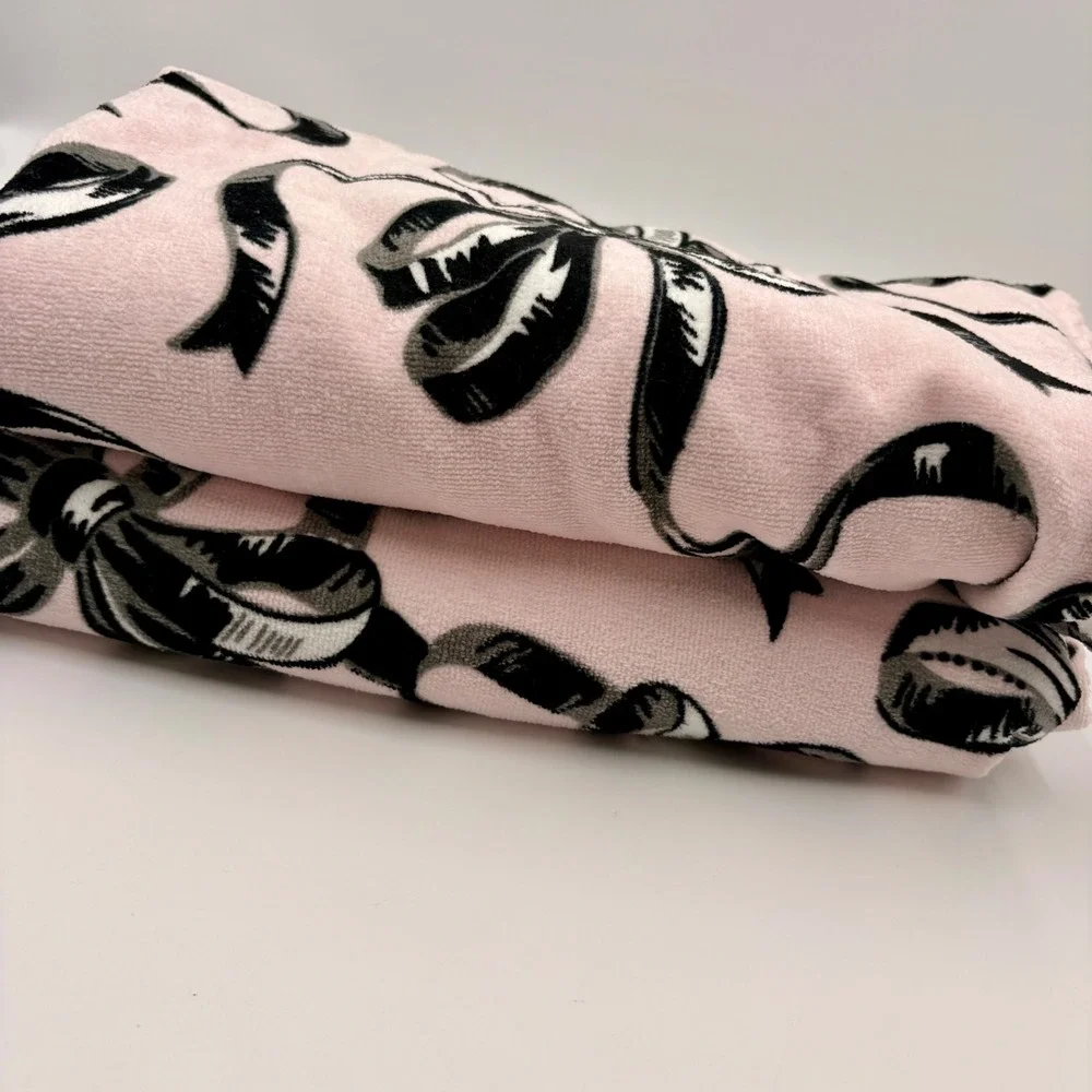 Betsey Johnson Pink Black White Bow Ribbon Print Cotton Bath Towels Set of 2